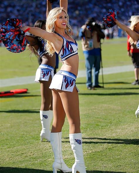 Pin van Ger Dekkers op NFL Cheerleaders | Cheerleading, Tennessee, Lichaam