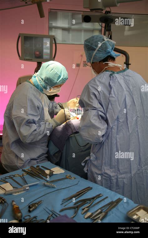 MENINGIOMA SURGERY Stock Photo: 49221810 - Alamy