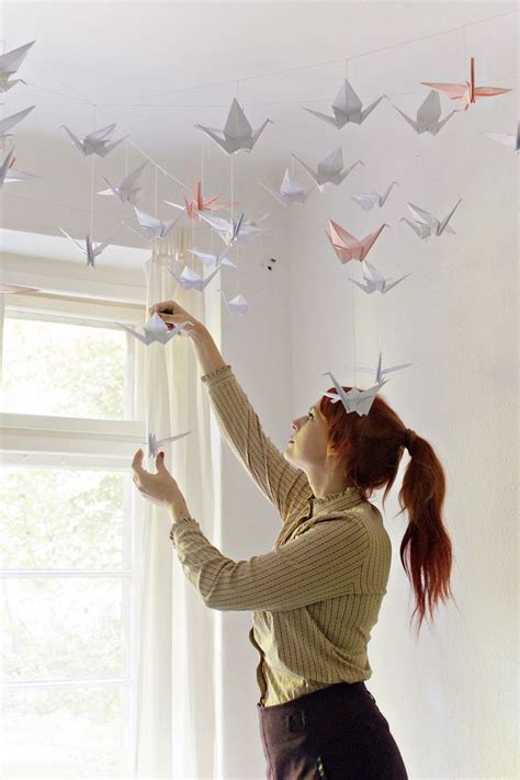 DIY | Renters-Friendly Origami Ceiling Decoration | Origami paper crane ...