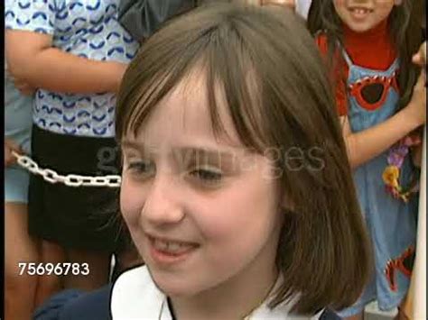 Mara Wilson at the 1997 Kids Choice Awards - YouTube