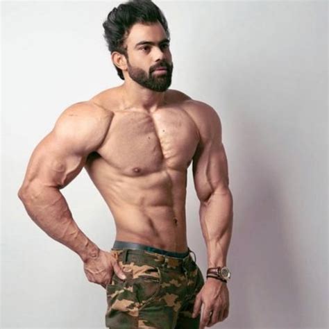 Top 20 Male Fitness Influencers in India [Hottest of 2024]