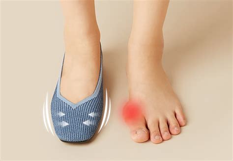 The Best Shoes for Wide Feet and Bunions | VIVAIA