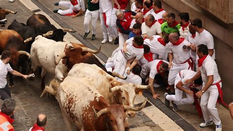 El primer encierro de San Fermín 2023: una rápida carrera de los toros ...