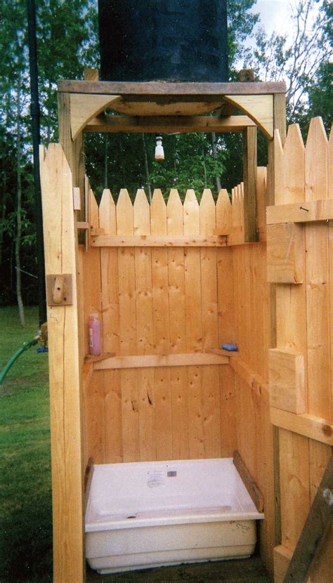 Country Lore: Outdoor Solar Shower - DIY - MOTHER EARTH NEWS | Outdoor ...