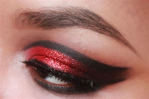 Female Vampire Eye Makeup Ideas | Saubhaya Makeup