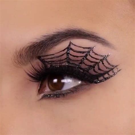 Spider web eye makeup! cool Halloween makeup idea! Credits @maryamnyc ...