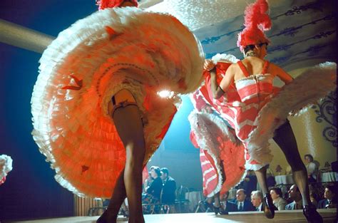 Amazing Vintage Color Photos of Cabaret’s Dancers at the Moulin Rouge ...