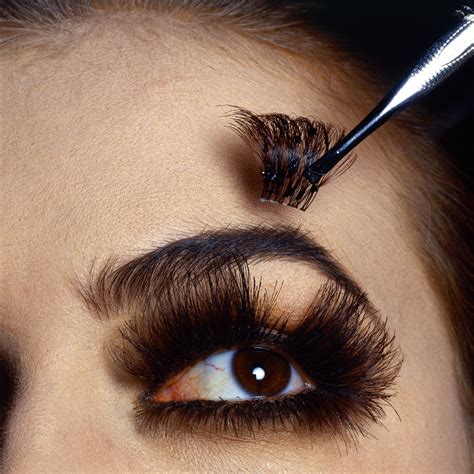 11 Best Natural False Lashes in 2021 to Know and Shop | Vogue