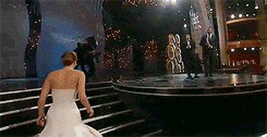 Jennifer Lawrence Fall GIFs - Find & Share on GIPHY