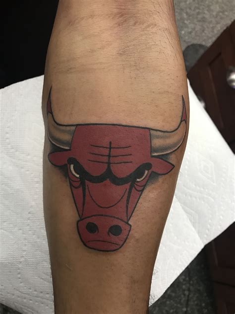 Pin by eric on Tattoo stencils | Bull tattoos, Chicago bulls tattoo ...