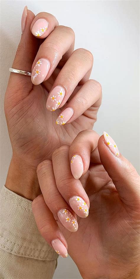 59 Summer Nail Colours and Design Inspo for 2021 : Daisy Daisy Daisy Nails