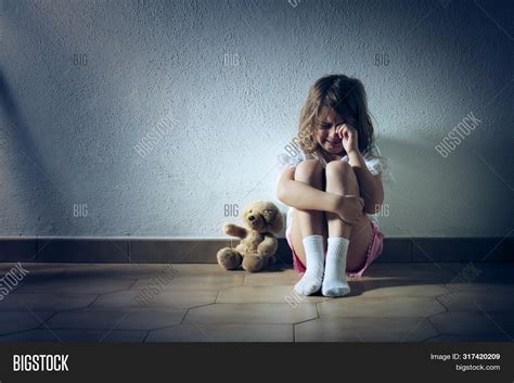 Sad Child Girl Crying Image & Photo (Free Trial) | Bigstock