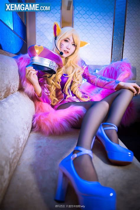 LMHT: Cosplay Ahri Thần Tượng Âm Nhạc đầy thời thượng và sang chảnh