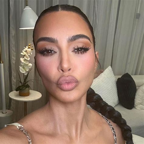 Kim Kardashian’s Latest Instagram Selfie Is Causing Confusion Among Her ...