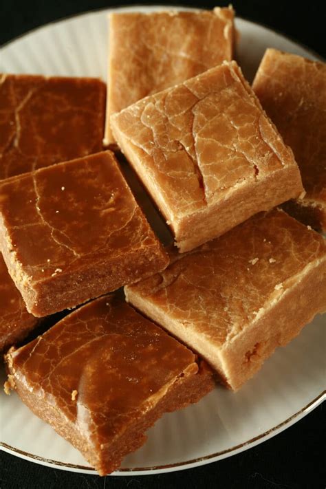 Sucre à la Crème Recipe Recipe [Traditional Quebec Fudge] - Celebration ...