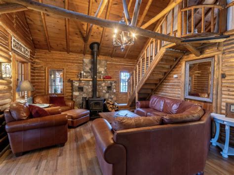 8 Best Airbnb Cabins in Denver for 2023 | Best Places to Stay in Colorado