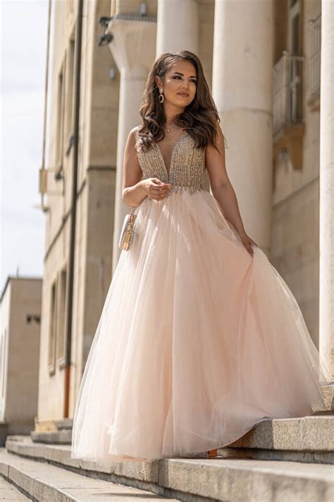 Trendy Partywear Dresses for Women to Wear to a Wedding | GetSetHappy