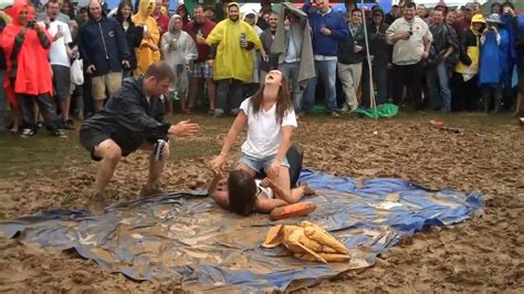 it's a mud wrestling kind of kentucky derby - YouTube