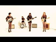 The Dum Dum Girls. Super fun girl band pop that makes you wanna dance ...