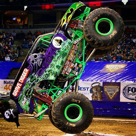 Grave Digger #MonsterJam | Monster jam, Big monster trucks, Monster