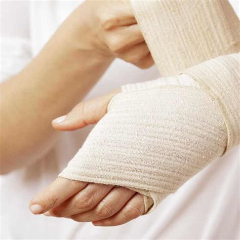 How to bandage a hand - First Aid Advice | STC