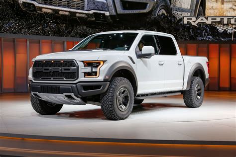 2017 Ford F-150 Raptor SuperCrew First Look Review