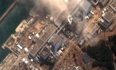 Fukushima: Reactor 3 blast looks serious | Digging in the Clay