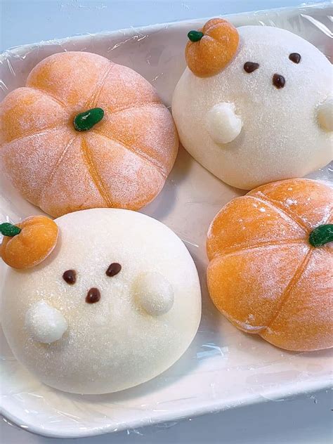 Pumpkin Mochi in Ghost / Pumpkin Shape (Cool Recipe with Video)