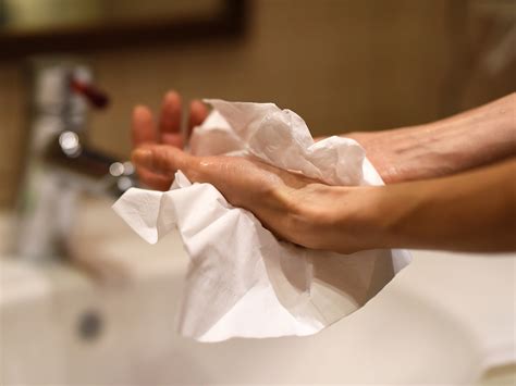 Best Way To Dry Your Hands | Weekly Bulletins | Andrew Weil, M.D.