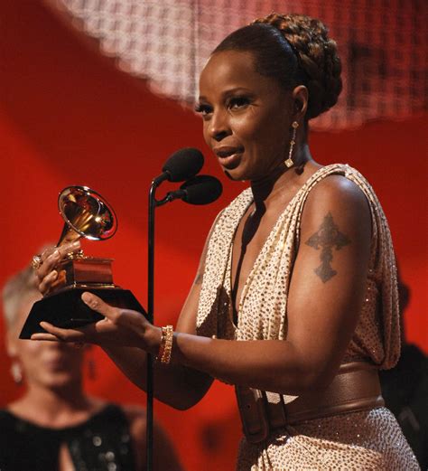 Mary J. Blige Net Worth (2023) From Music, Grammys, Super Bowl, More ...