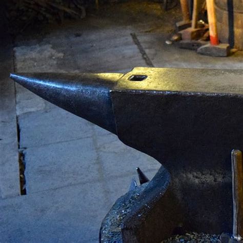 Best Types of Blacksmith Anvils 2020 (Where To Buy An Anvil?) - Working ...