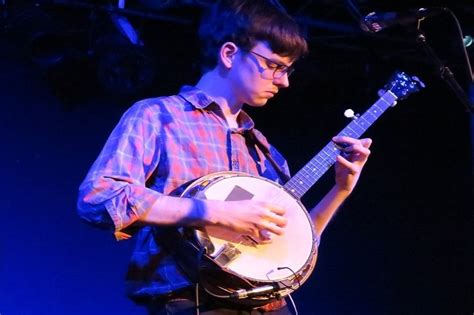 How to Play Banjo - 10 Tips for Beginners - Musical Instrument Pro