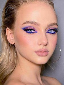 Makeup | Blue eyeshadow & blue eyeliner-Easily creates sexy and ...