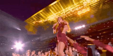 Shakira Bowl GIF by valenbon - Find & Share on GIPHY