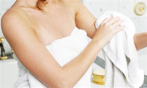 5 Shower Mistakes That Are Drying Out Your Skin | HuffPost