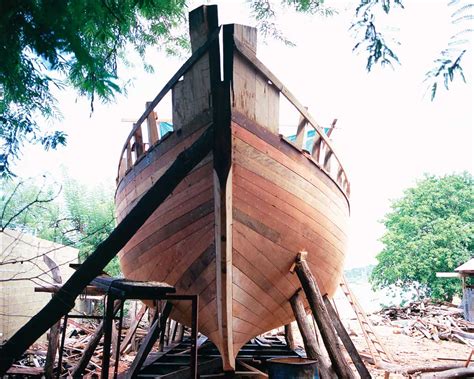 Boat Building: A Proud Nautical Tradition Endures | Ins & Outs of Grenada