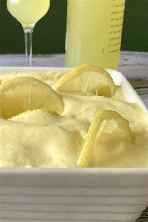 Best Limoncello Tiramisu - Recipes from Italy