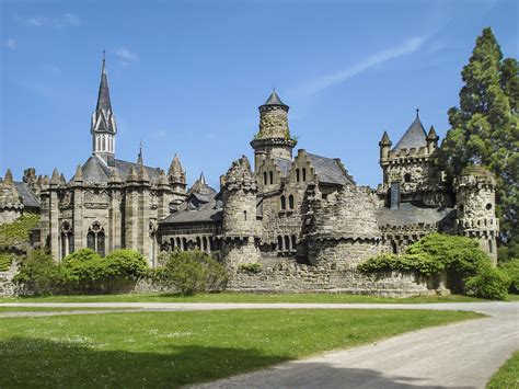 Löwenburg Castle, Kassel, Hesse, Germany | Châteaux allemagne, Château ...