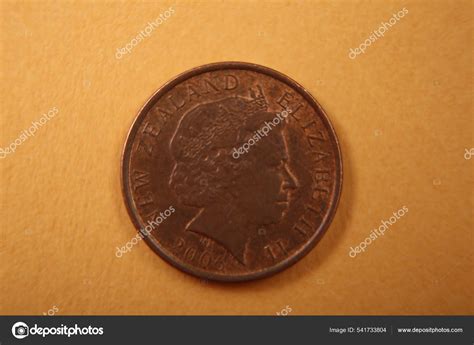 Coins New Zealand New Zealand Dollars Coin – Stock Editorial Photo ...