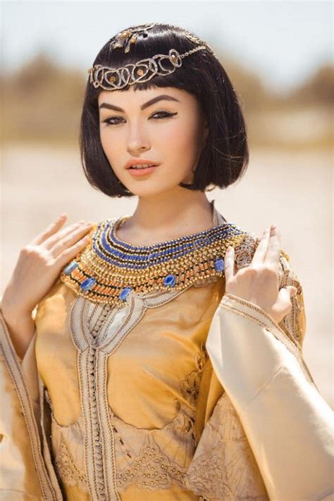 Get Inspired by Cleopatra Iconic Hairstyle: A Gallery of Pictures