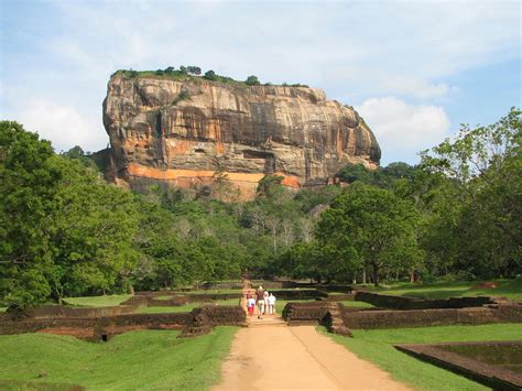 Sigiriya Rock Fort Historical Facts and Pictures | The History Hub