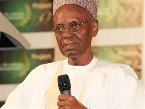 L’ancien président Nigérian, Alhaji Shehu Shagari est décédé à 93 ans ...