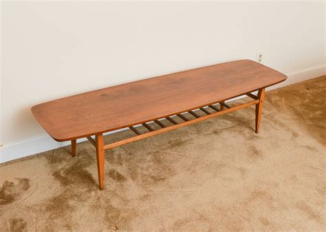 Vintage Mid Century Modern Walnut Coffee Table by Lane | EBTH