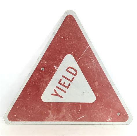 Lot - Yield Aluminum Traffic Sign