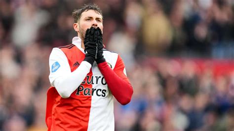 Santi Giménez celebró sus raíces en otro triunfo con el Feyenoord ...