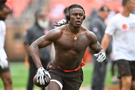 Cleveland Browns' David Njoku burned in fire pit accident