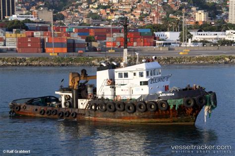 La Guaira Port Photo from grabbi - vesseltracker.com