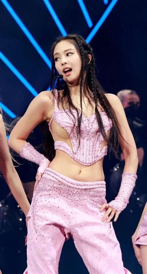 Jennie wore underboob outfit at Coachella – Pannkpop