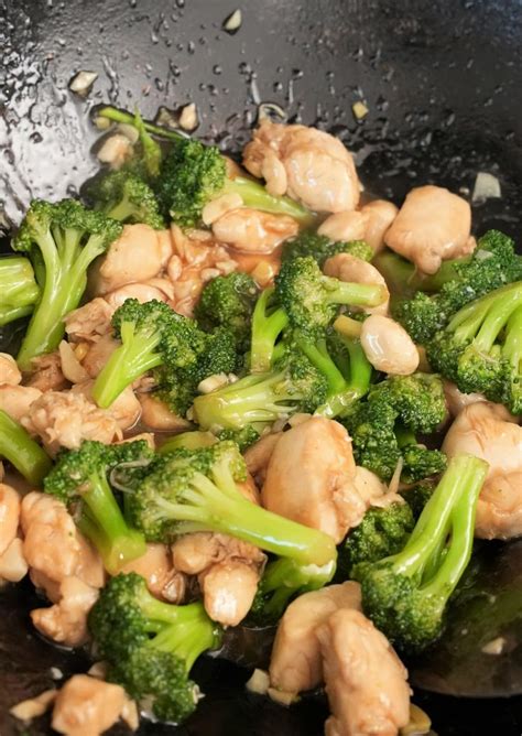 Chicken and Broccoli - CJ Eats Recipes | Recipe in 2022 | Broccoli ...