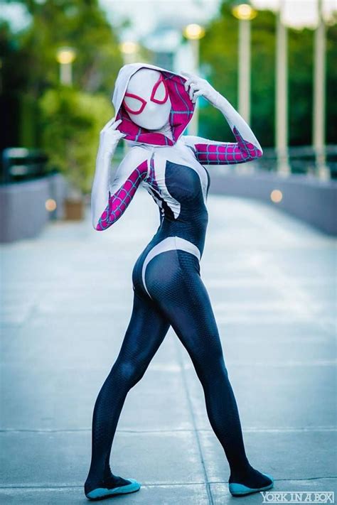 Spider-Gwen! by Hendo Art (Photo: @yorkinabox) Cosplay Anime, Cosplay ...